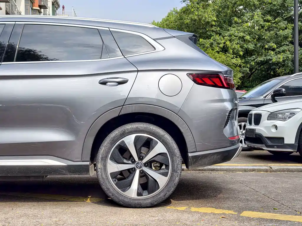 BYD PLUS New Energy — миниатюра 8