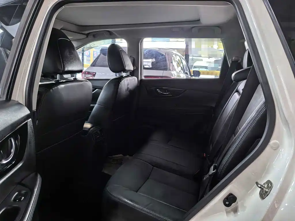 Nissan X-Trail — миниатюра 11