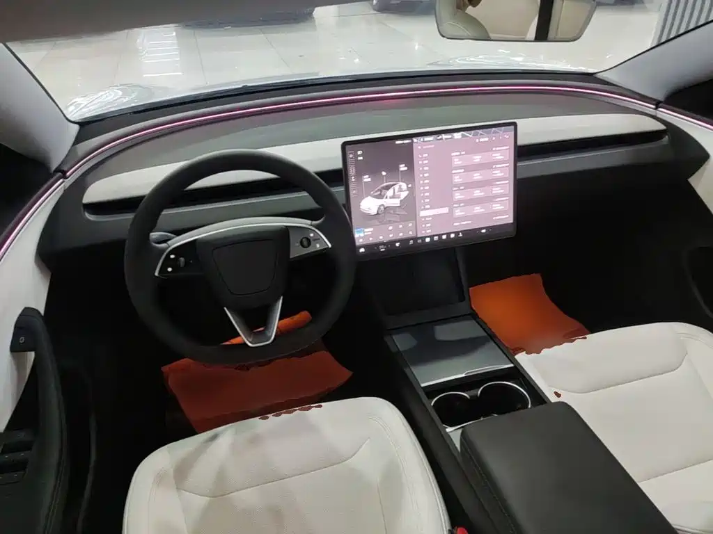 Tesla Model 3 — миниатюра 10
