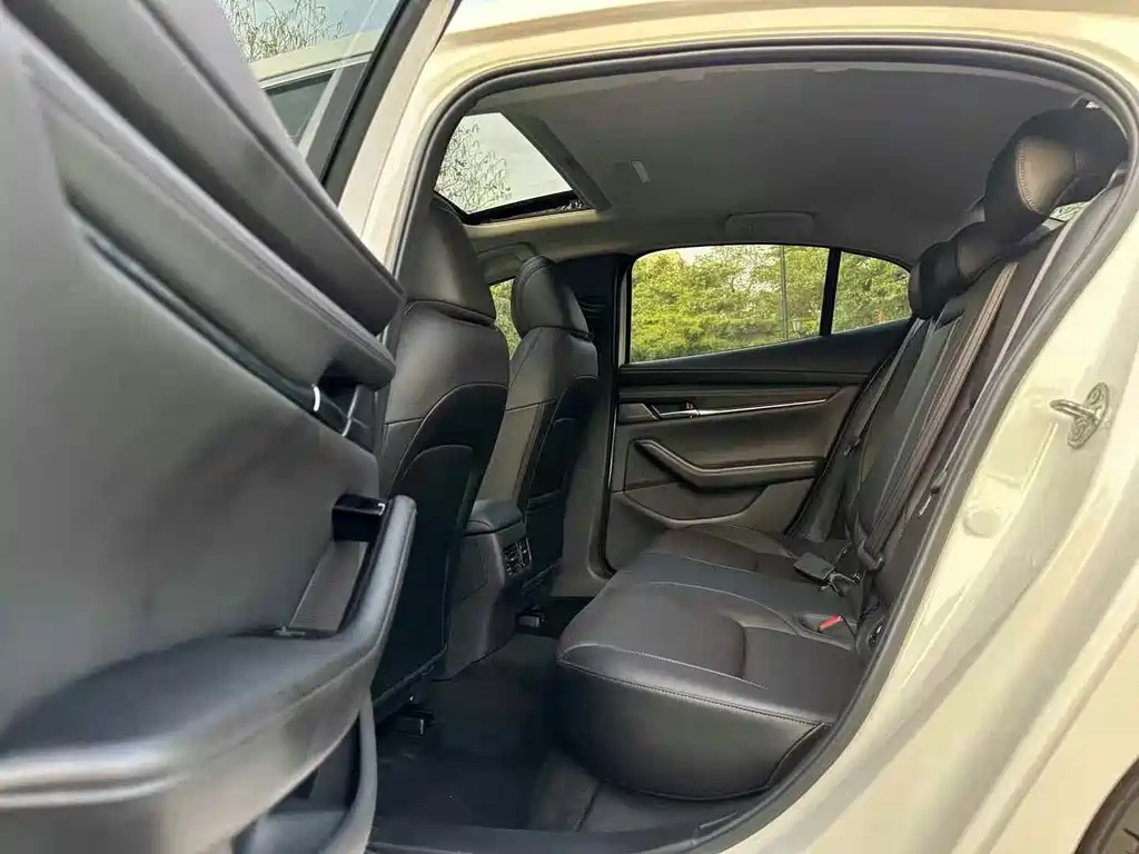 Mazda 3 Axela — миниатюра 5