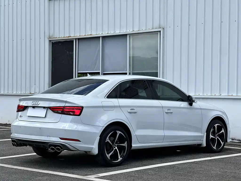 Audi A3 - фото 7