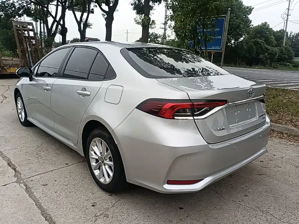 Toyota Corolla — миниатюра 5