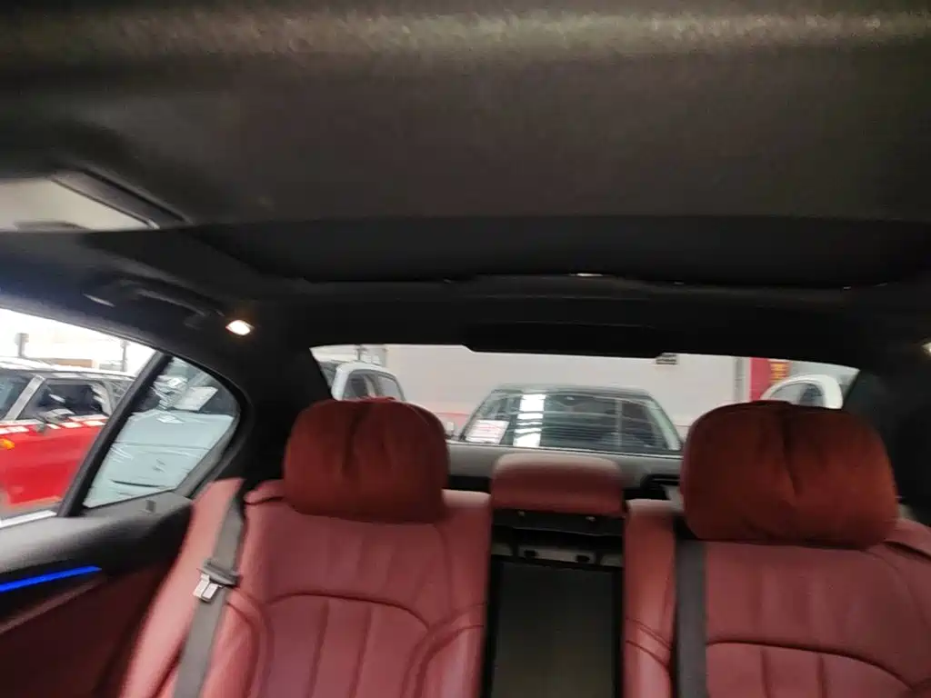 BMW 5 Series — миниатюра 18