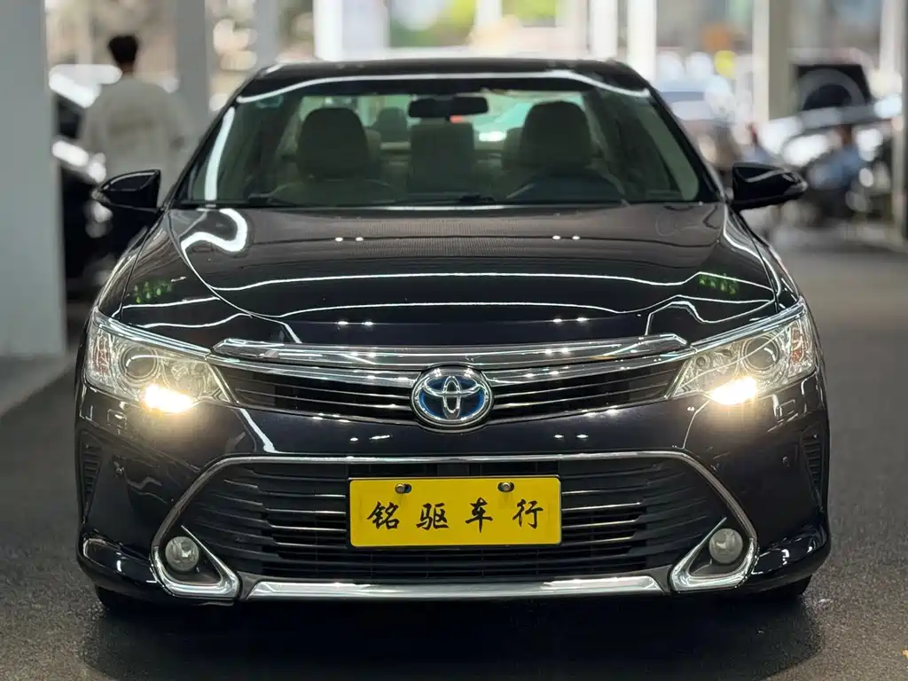 Toyota Camry — миниатюра 2