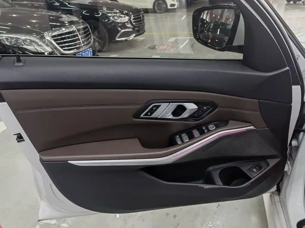 BMW 3 Series — миниатюра 8
