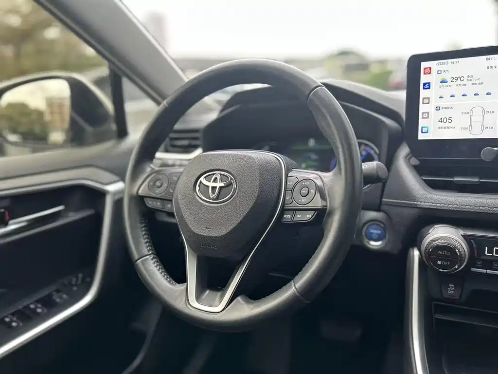 Toyota RAV4 — миниатюра 11