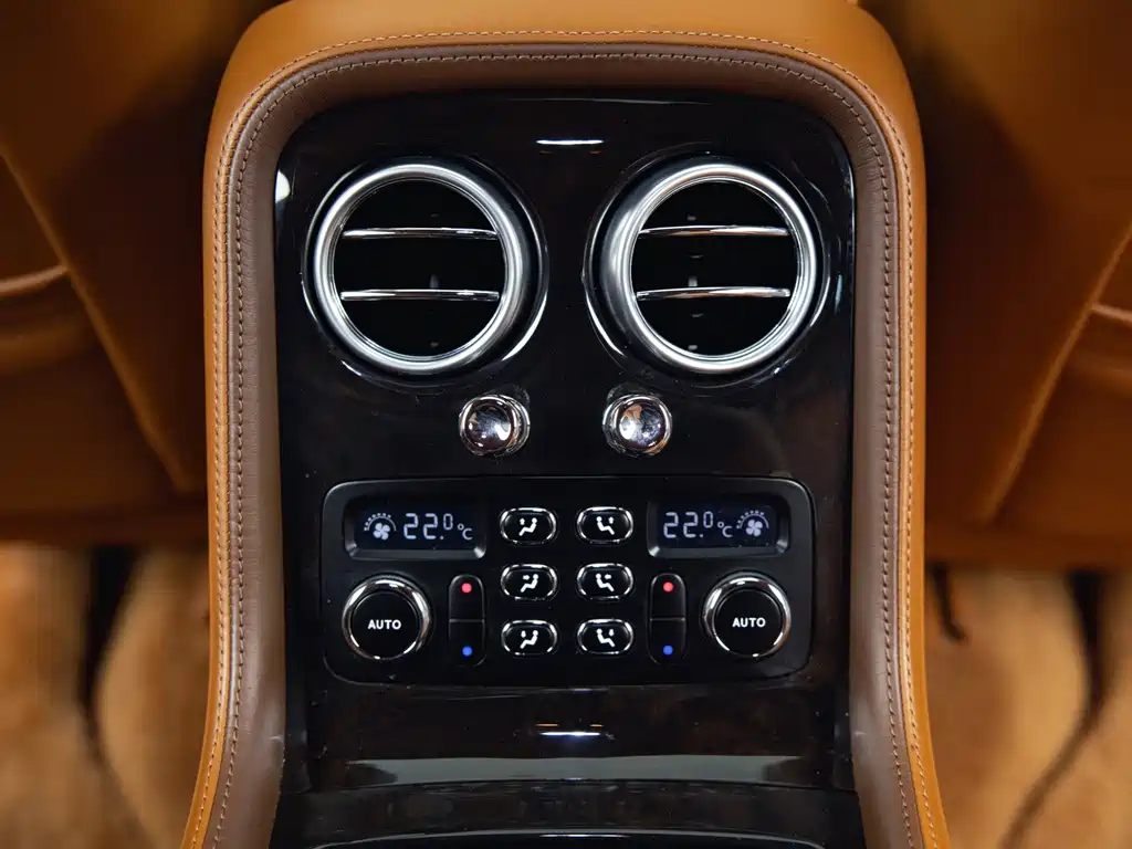 Bentley Flying Spur — миниатюра 20