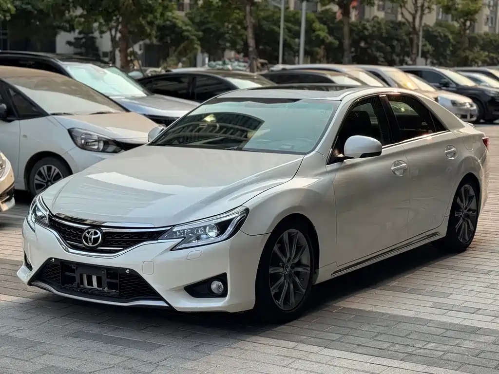 Toyota Reiz 2015
