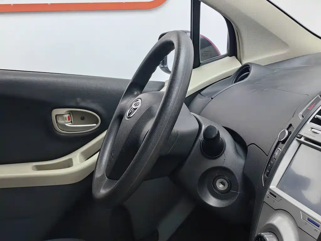 Toyota Yaris — миниатюра 22