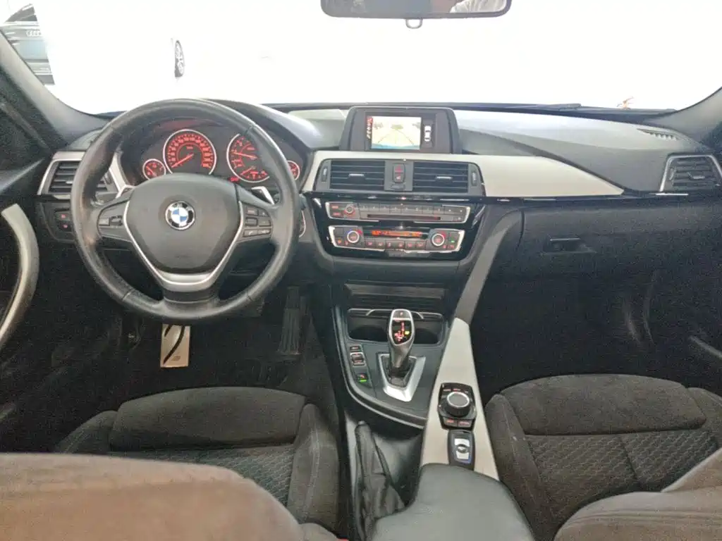 BMW 3 Series — миниатюра 10