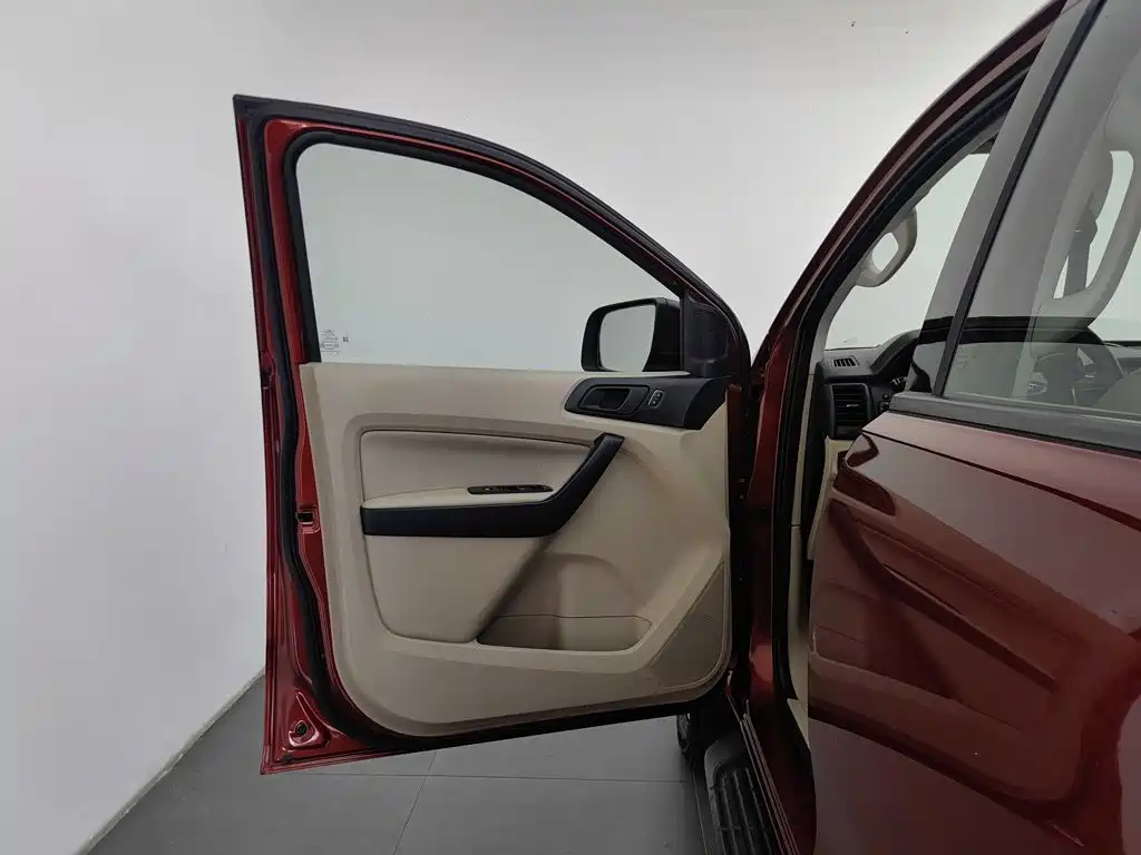 Ford Everest — миниатюра 8