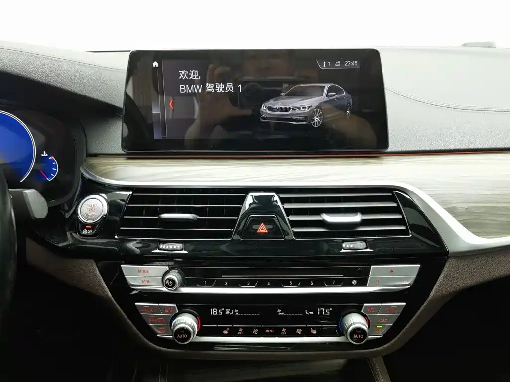 BMW 5 Series — миниатюра 12
