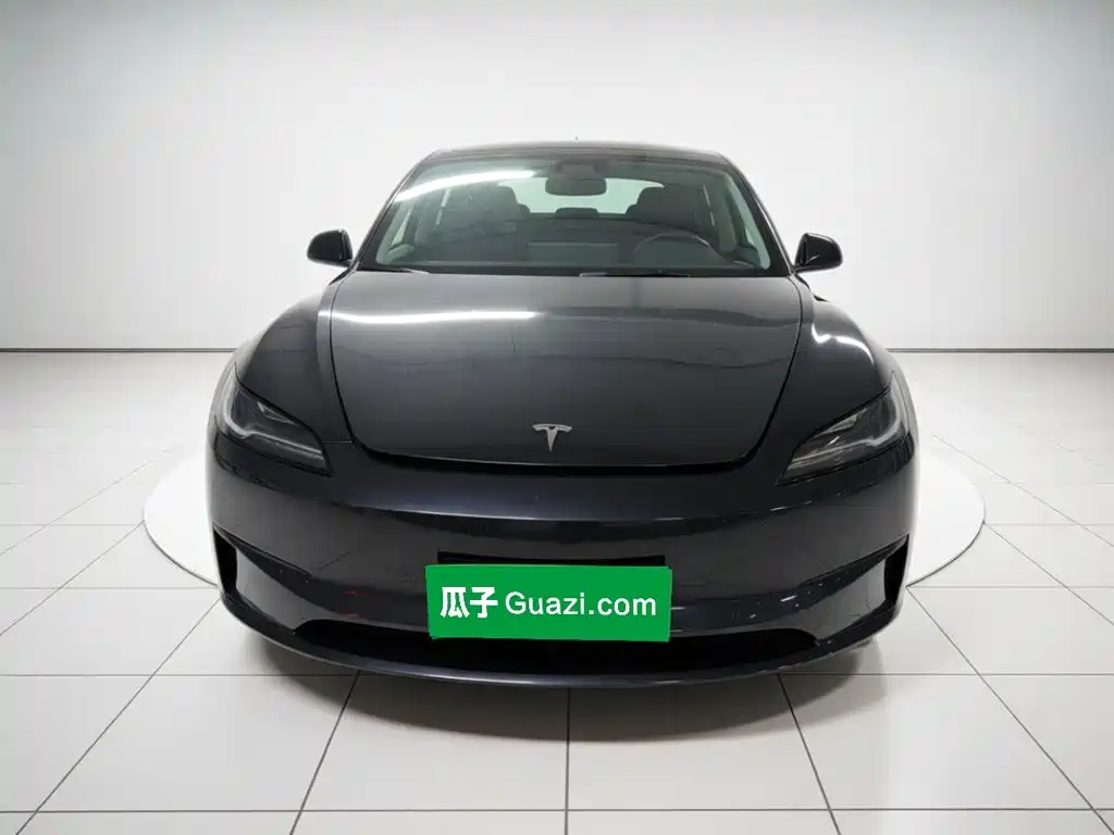 Tesla Model 3 — миниатюра 2