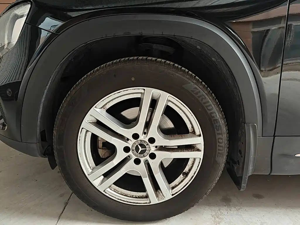 Mercedes-Benz GLB — миниатюра 23