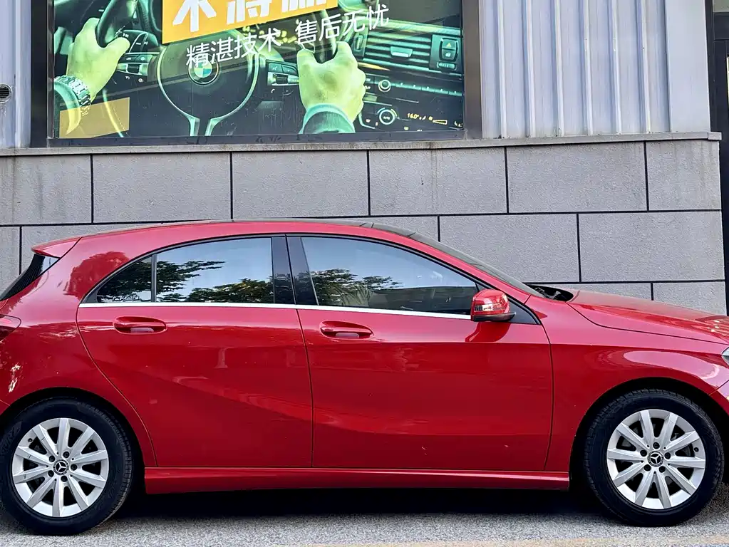 Mercedes-Benz A-Class (Import) — миниатюра 4