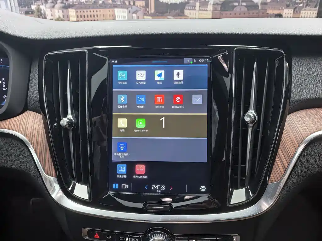 Volvo S60 2025 B4 Luxury