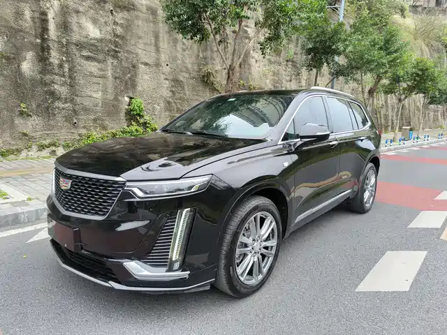 CADILLAC XT6