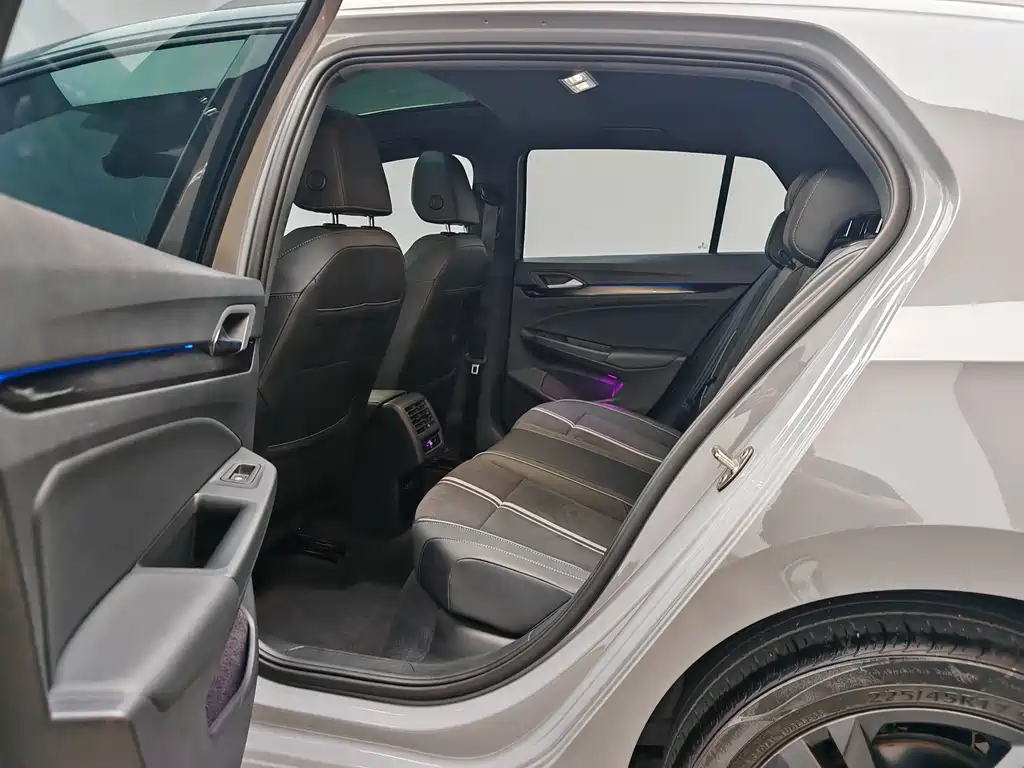 Volkswagen Golf — миниатюра 17