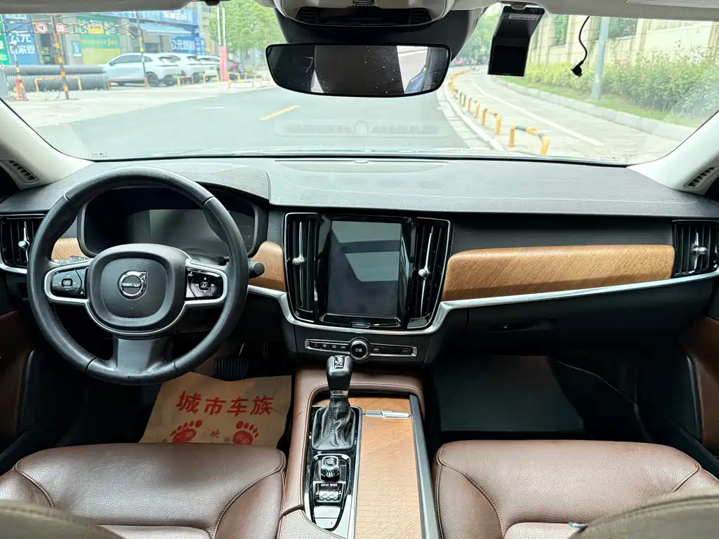 Volvo S90 — миниатюра 10