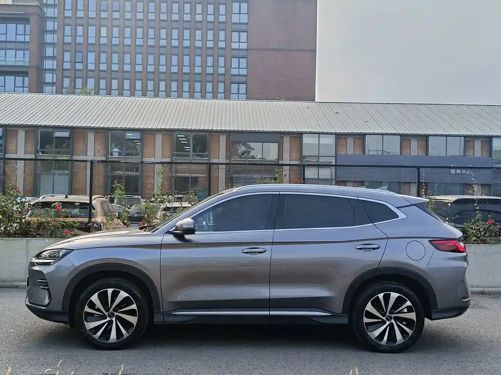 BYD PLUS New Energy — миниатюра 6