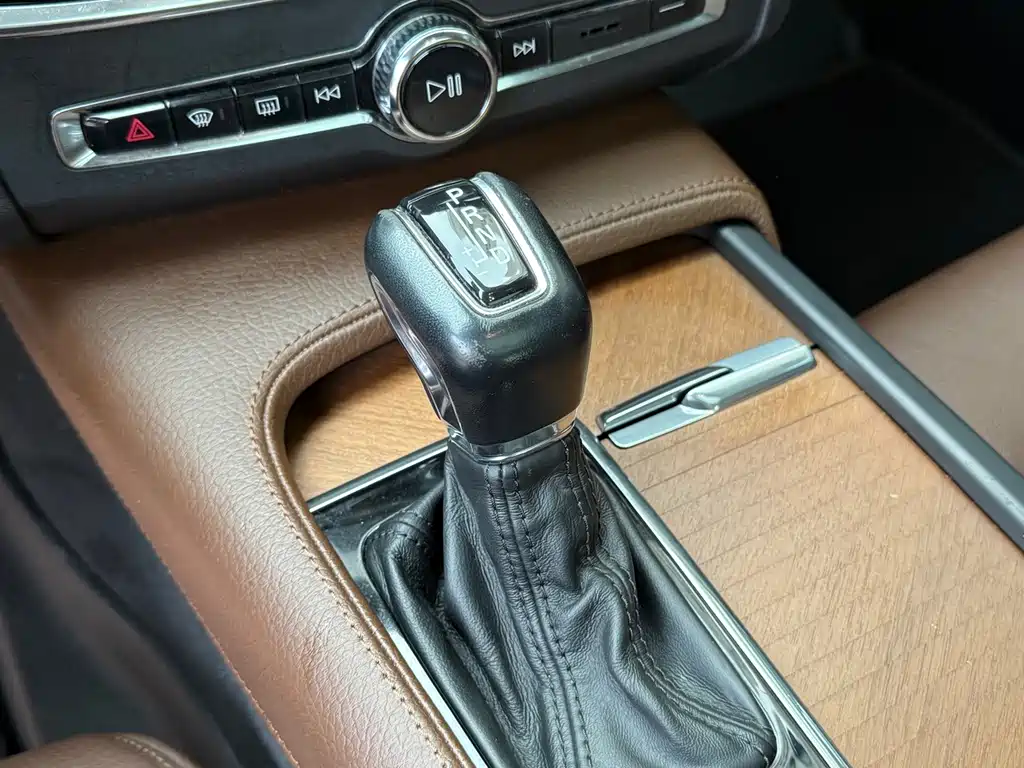 Volvo S90 — миниатюра 12