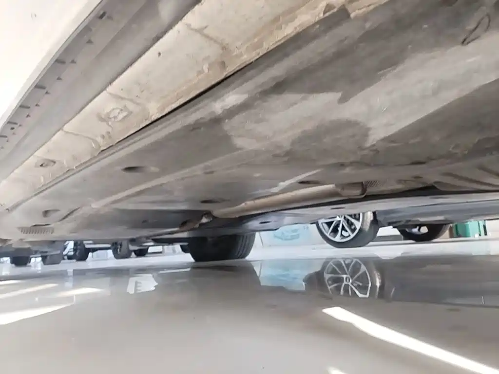 Volkswagen Tiguan L PHEV — миниатюра 21
