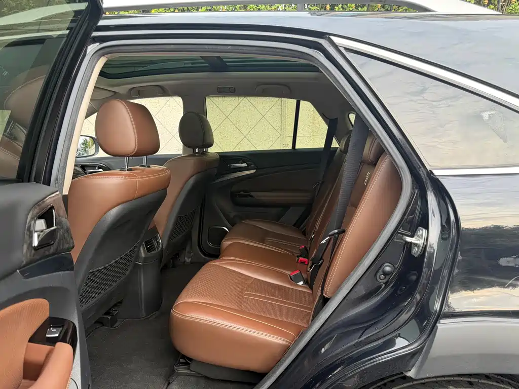 BYD Tang New Energy — миниатюра 7