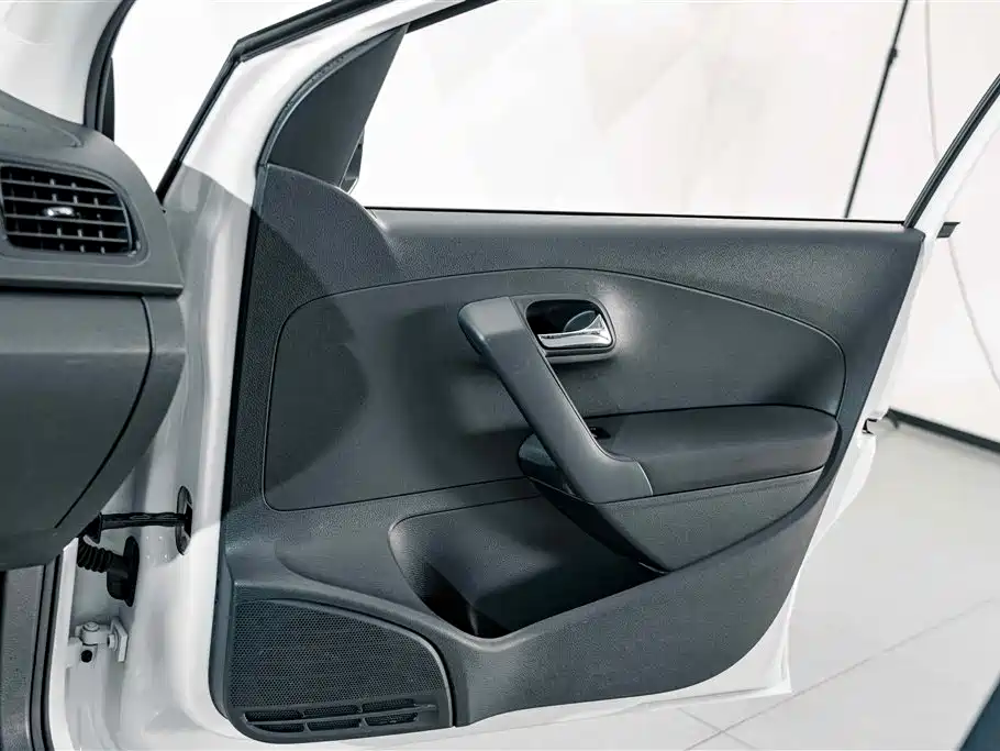 Volkswagen Polo — миниатюра 13
