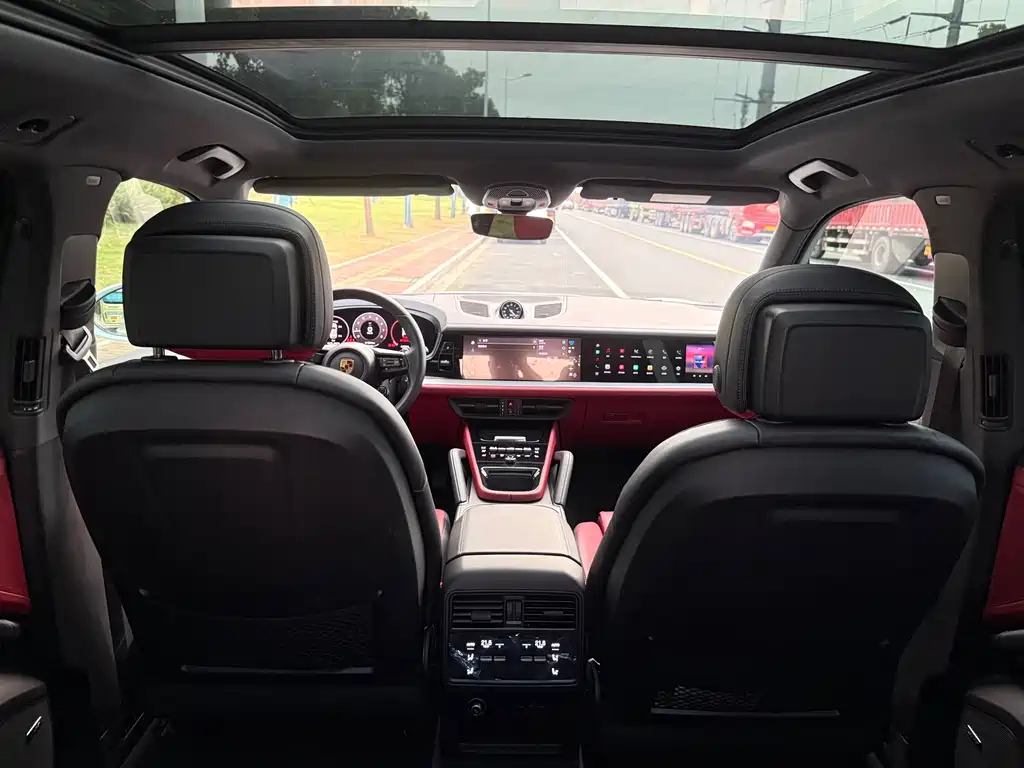 Porsche Cayenne — миниатюра 11