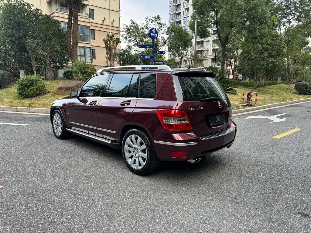 Mercedes-Benz GLK-Class (Import) — миниатюра 4