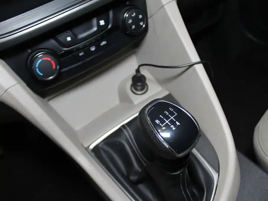 Buick Excelle — миниатюра 12