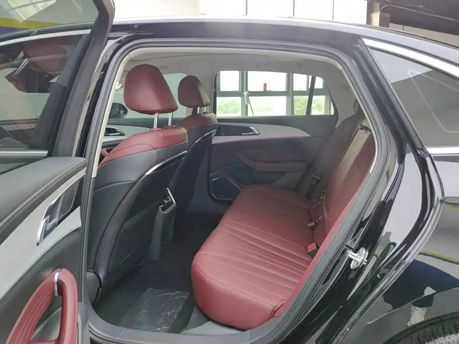 Hongqi Hongqi H5 — миниатюра 11