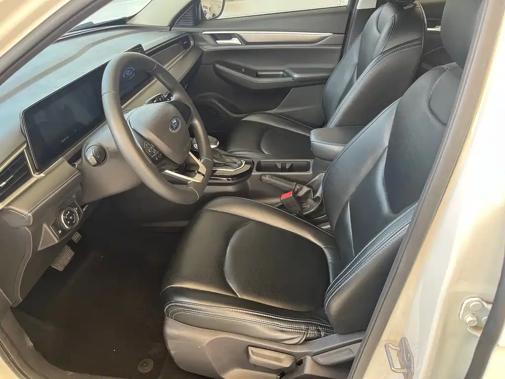 Ford Escort 2021 1.5L AT