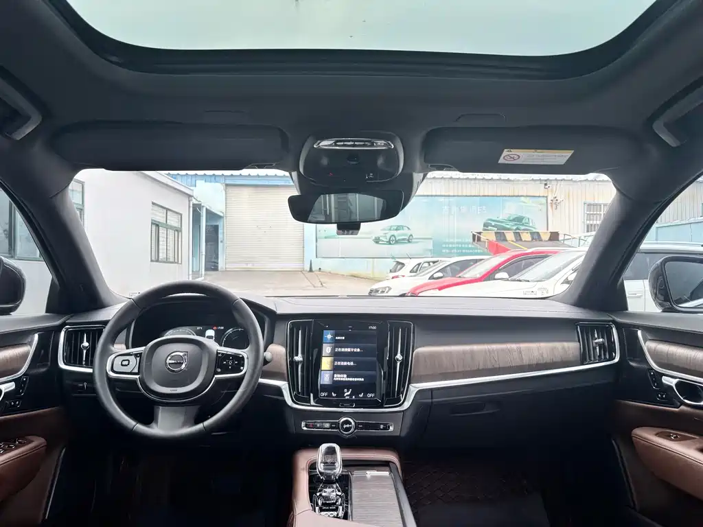 Volvo S90 — миниатюра 16