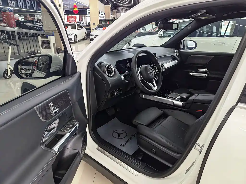 Mercedes-Benz GLB — миниатюра 7