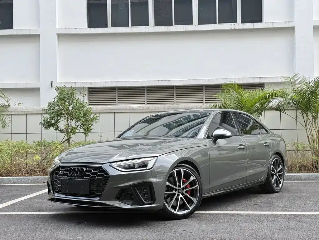 AUDI S4