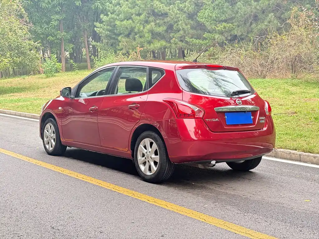 Nissan Tiida — миниатюра 4