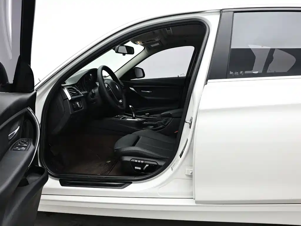 BMW 3 Series — миниатюра 10