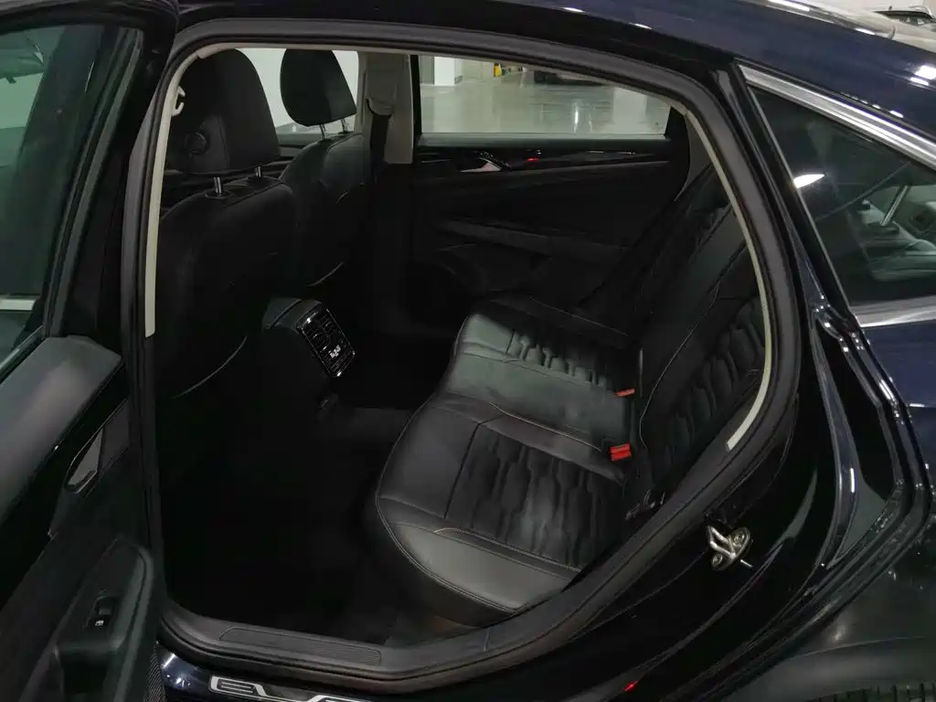 Volkswagen Passat — миниатюра 12