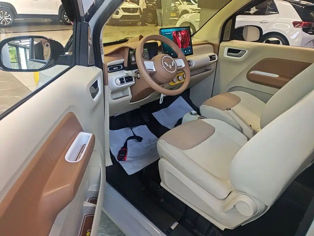 Wuling MINIEV — миниатюра 16