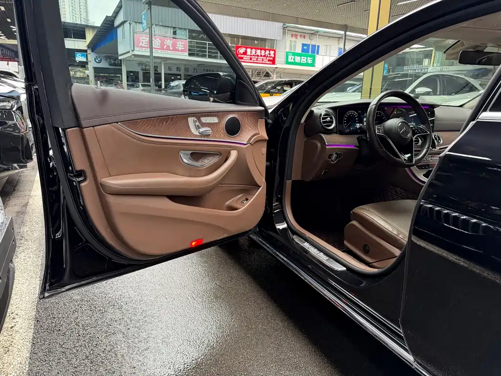 Mercedes-Benz E-Class — миниатюра 11