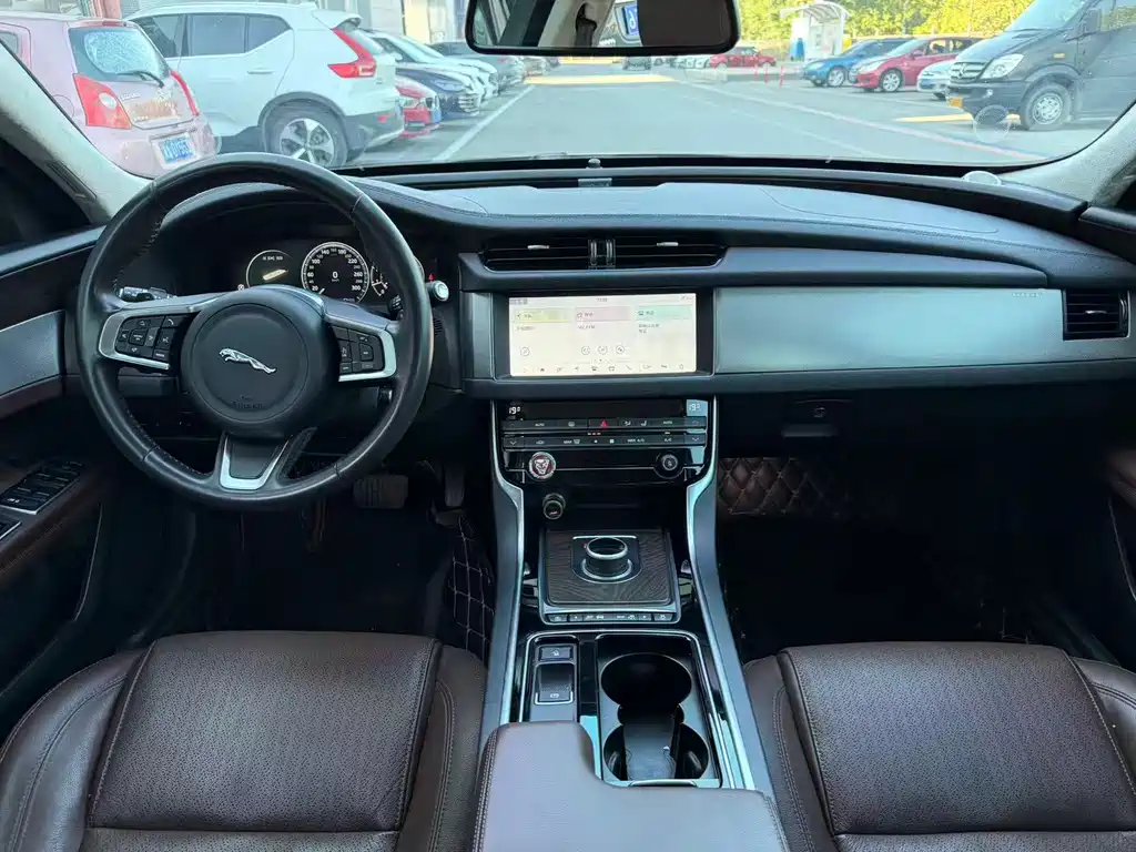 Jaguar XFL — миниатюра 8