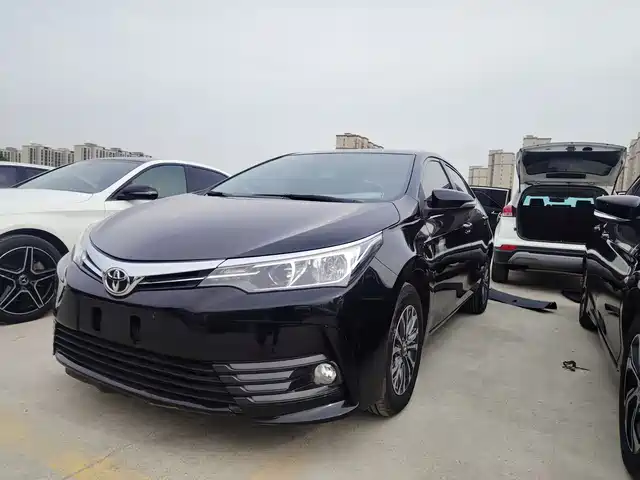 TOYOTA COROLLA 2018