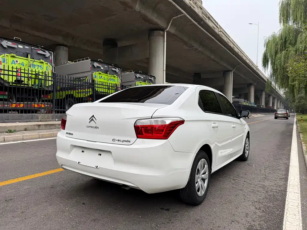 Citroen Elysee — миниатюра 5