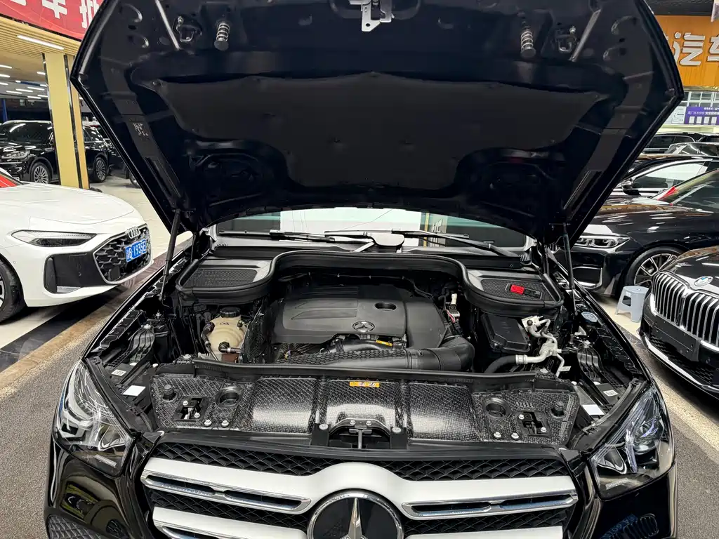 Mercedes-Benz GLE (Import) — миниатюра 31