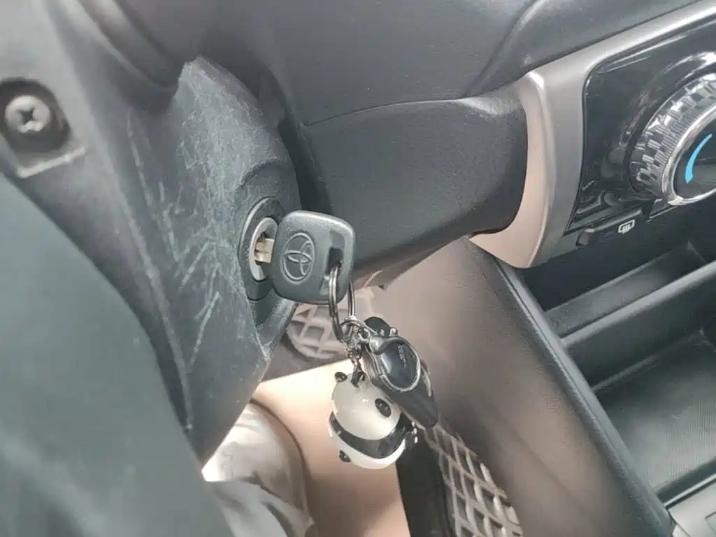 Toyota Yaris L — миниатюра 9