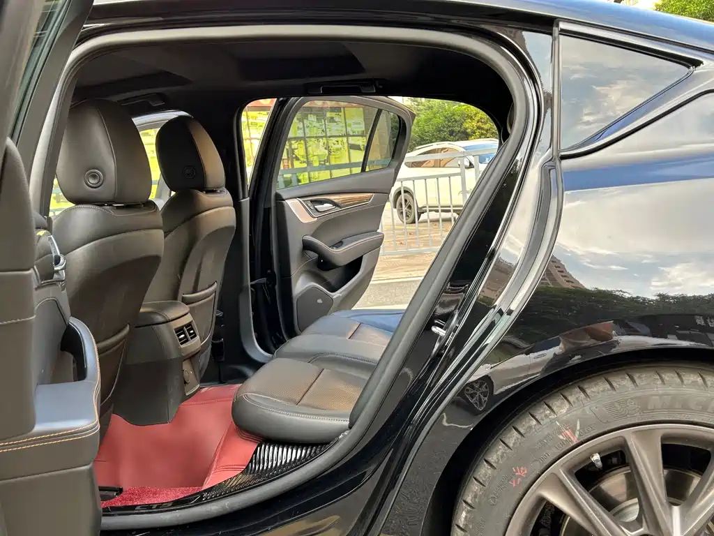 Cadillac CT5 — миниатюра 18