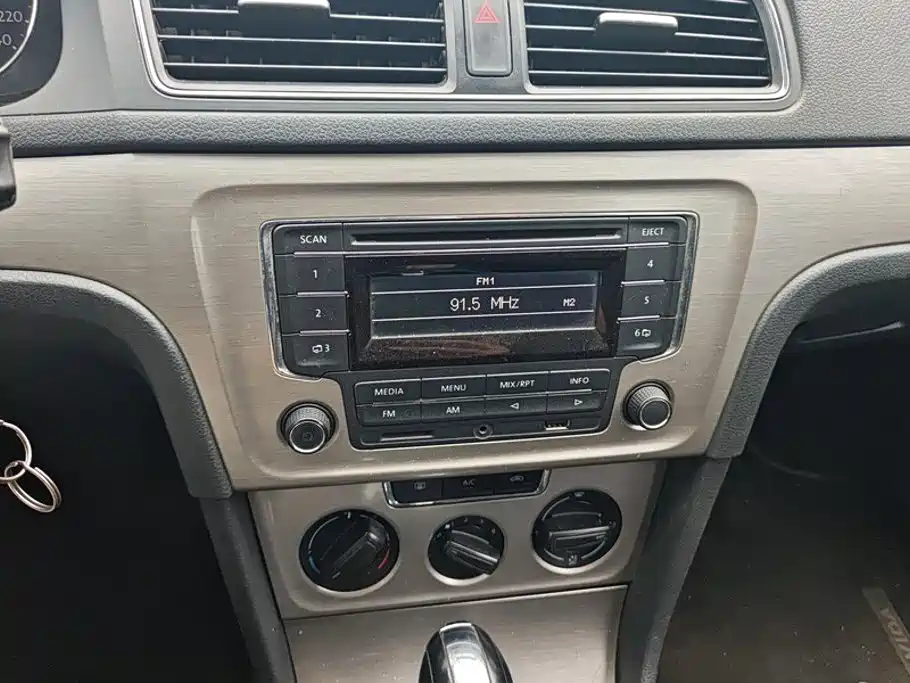 Volkswagen Lavida — миниатюра 13