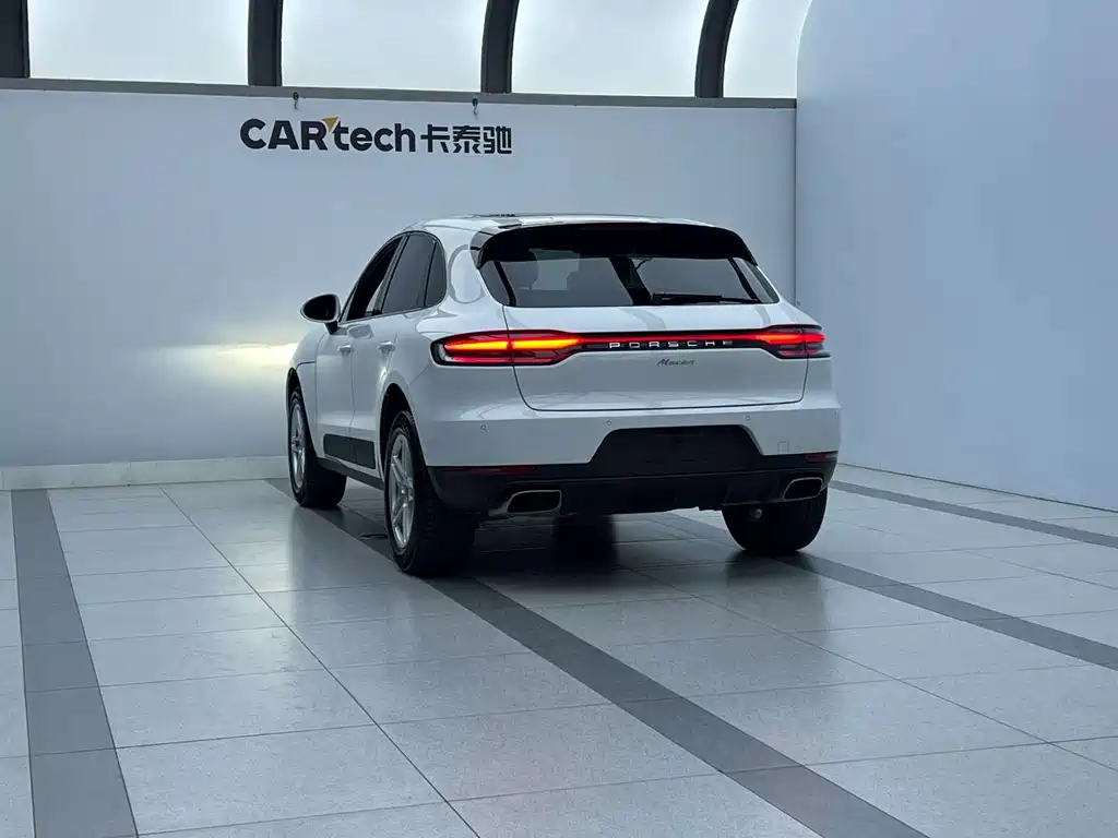Porsche Macan — миниатюра 3