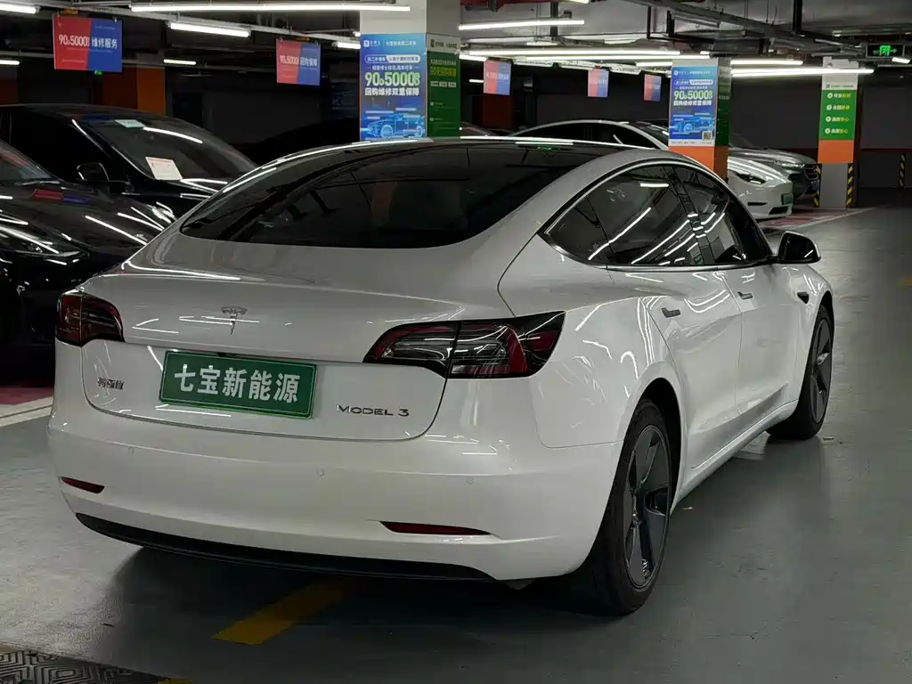 Tesla Model 3 — миниатюра 7
